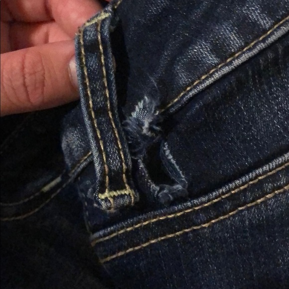 Distressed AE jeans mid rise (belt loops ripped) - Picture 2 of 3